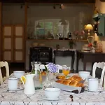 Seis Leguas Inn
