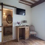Seis Leguas Inn
