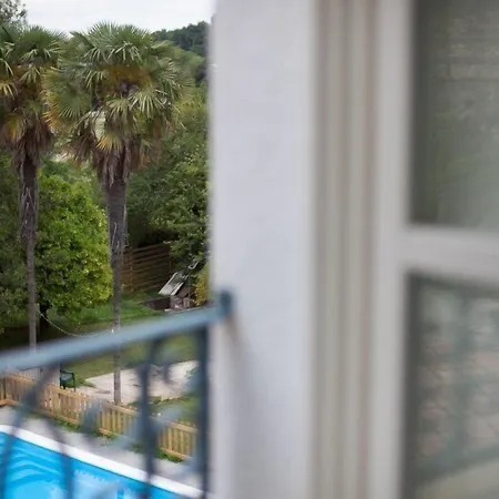 Seis Leguas Inn